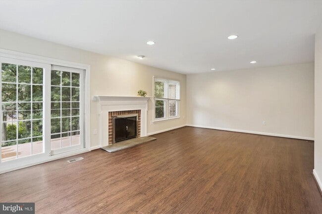 Building Photo - 7561 Heatherton Ln