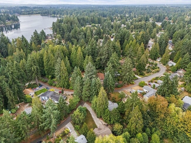 Building Photo - Spacious 3-Bed Home w/ AC, RV Parking & Hu...
