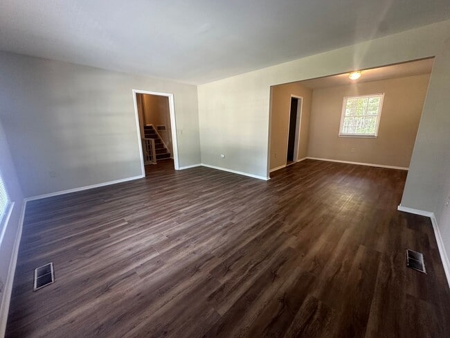 Building Photo - 705 Buena Vista Dr