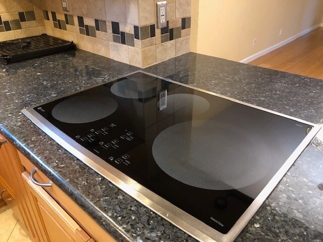 Building Photo - 645 Forest Ave