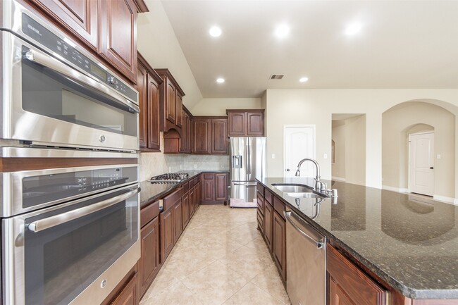Building Photo - 27106 Cross Pointe Ct