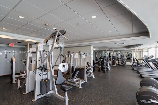 Building Photo - 1800 Sunset Harbour Dr