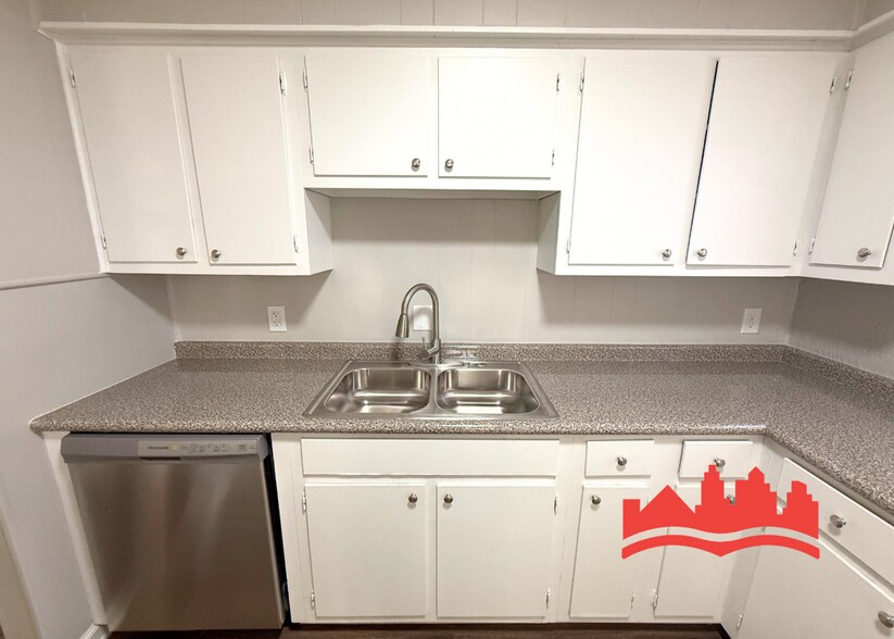 Building Photo - 3668 Debby Dr