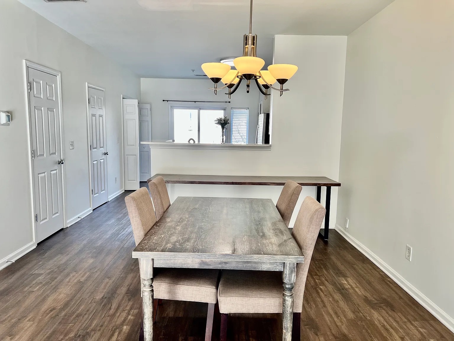 Building Photo - Room in Condo on Donatello Avenue