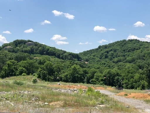 Building Photo - 2348 Zermatt Ave