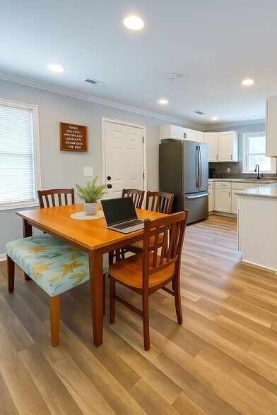 Building Photo - 3830 Manchester Dr