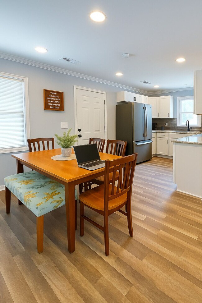 Building Photo - 3830 Manchester Dr