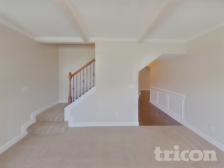 Building Photo - 2925 Cason Ln