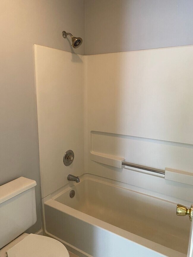 Building Photo - 1283 Exeter Ln