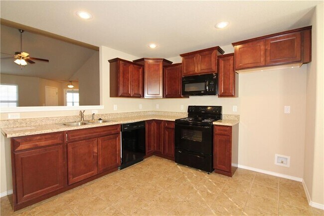 Building Photo - 601 Lasso Ln