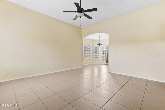 Building Photo - 2101 James White Dr