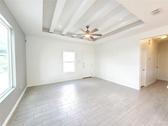 Building Photo - 17 South Dr