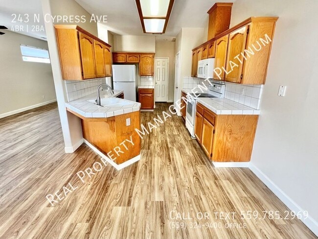 Building Photo - 243 N Cypress Ave