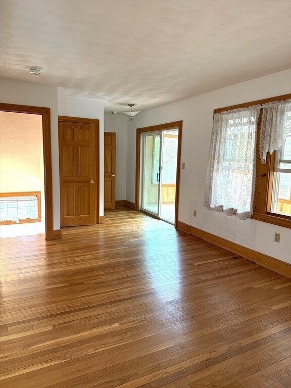 Building Photo - 21-23-23 Rendall Pl
