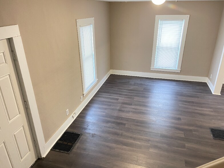 Building Photo - 16 Victory Dr