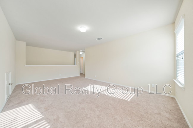 Building Photo - 717 Smooth Wine