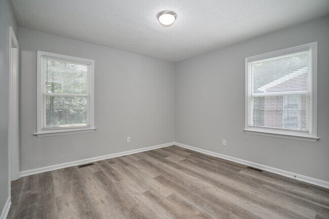 Building Photo - 580 Starling Way