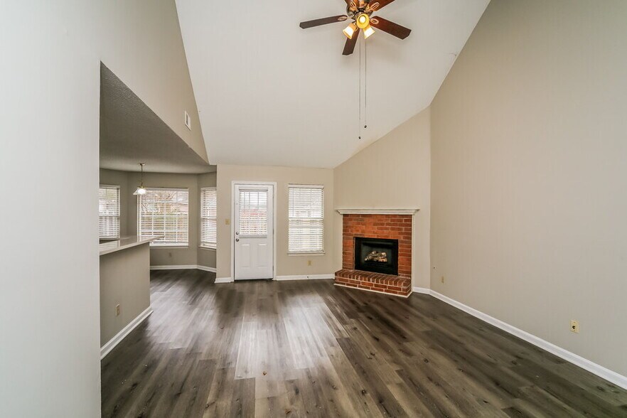 Building Photo - 7107 Puddin Ln