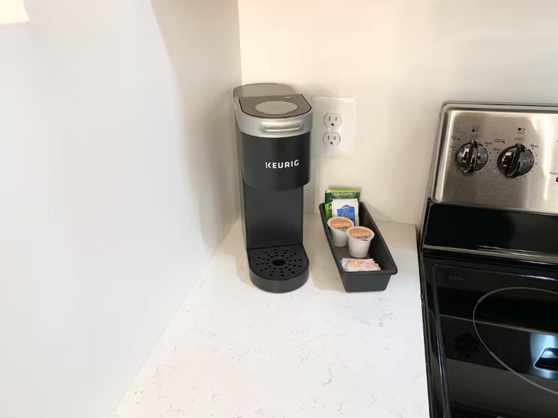 Building Photo - 1600 S Charles St