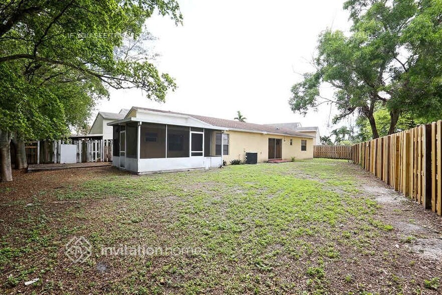 Building Photo - 6572 NW 197th Ln