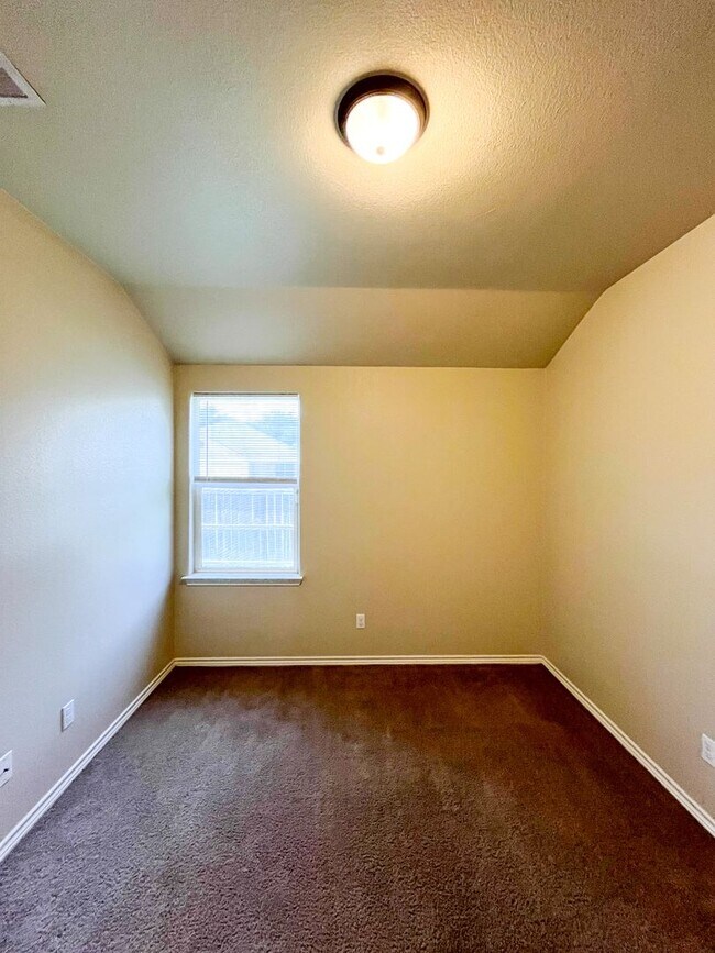 Building Photo - 4106 Cambridge Dr