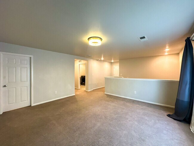 Building Photo - 17286 Bluetrail Ave