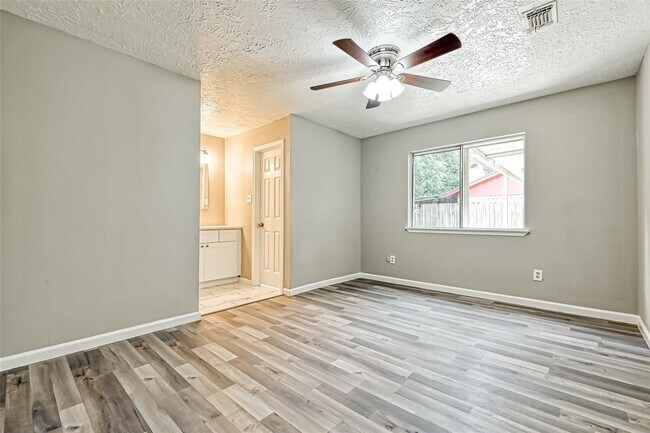 Building Photo - 3527 Acorn Springs Ln