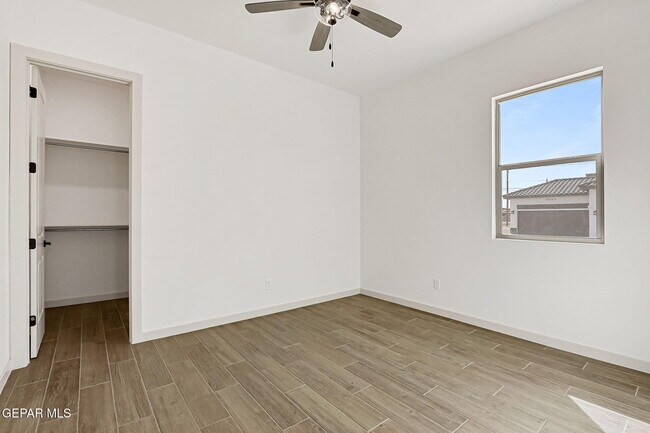 Building Photo - 962 Keenland Ave