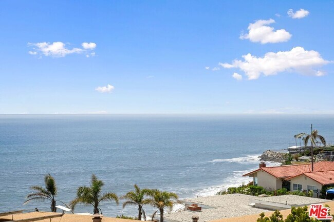 Building Photo - 18103 Coastline Dr