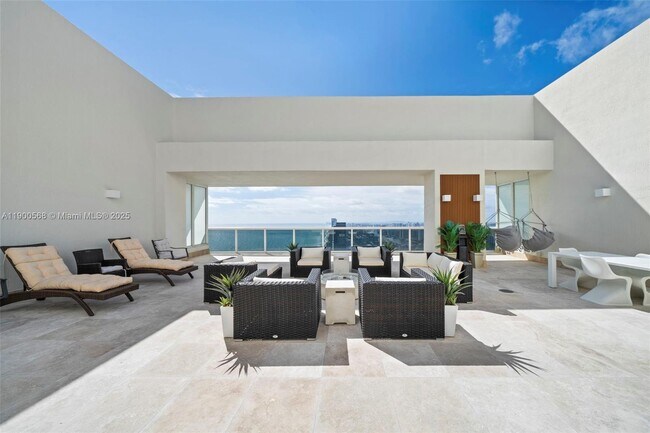 Primary Photo - 1830 S Ocean Dr