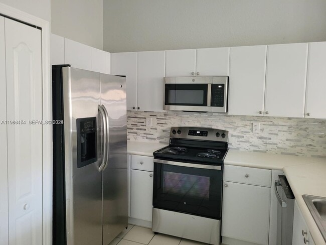 Building Photo - 1543 SE 25th St