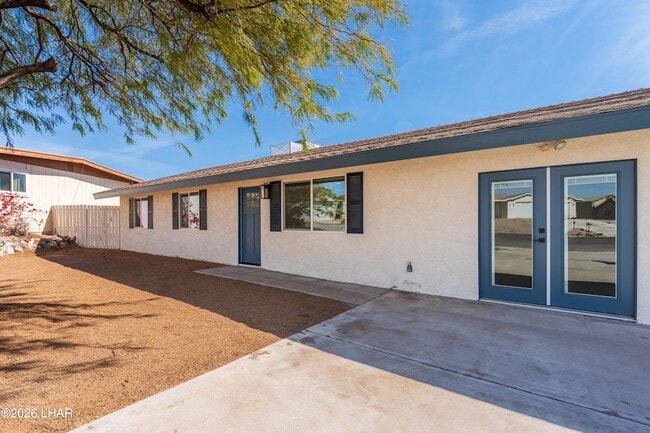 Building Photo - 2150 Lake Havasu Plaza