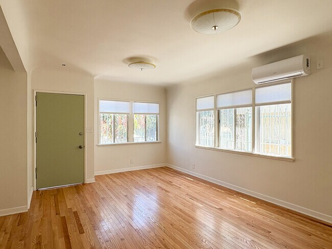 Living room - 1041 Wilcox Ave
