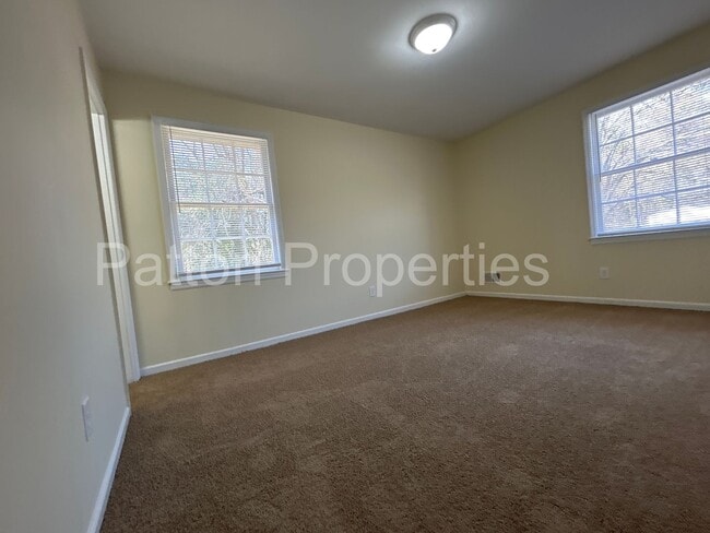 Building Photo - Oak Grove Community