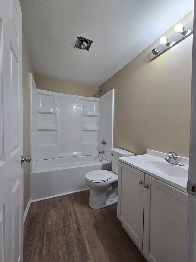 Building Photo - Corner Lot. Fenced Yard. Smells Like Fresh Paint & Good Decisions