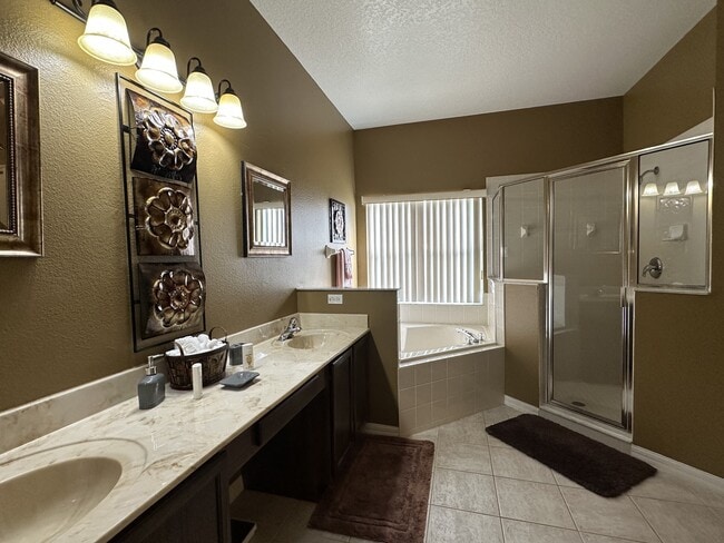 Building Photo - 2548 Aster Cove Ln