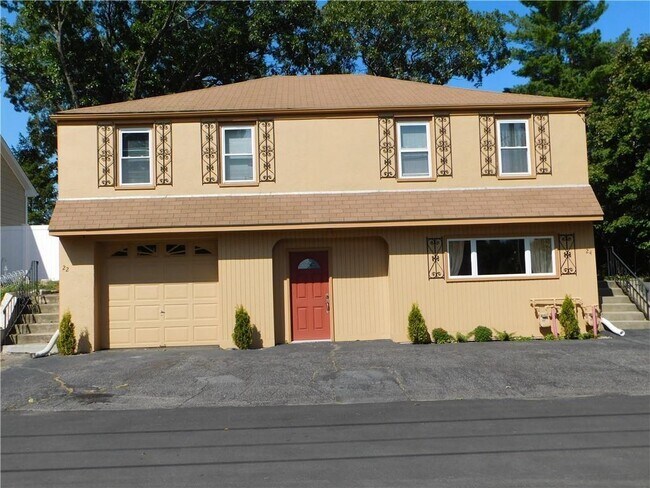Primary Photo - 22 Chestnut Ave