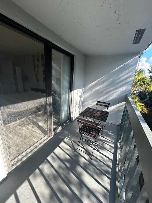 Building Photo - Now Leasing: 1-bedroom and 1.5 bath condo ...