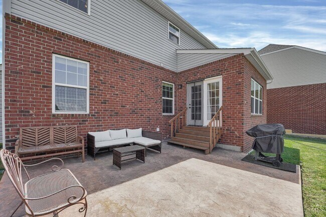 Building Photo - 6468 Holly Ln