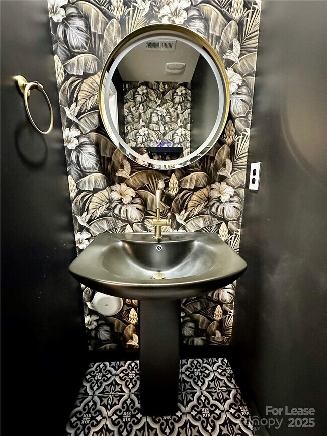 Building Photo - 1210 Leno Ln