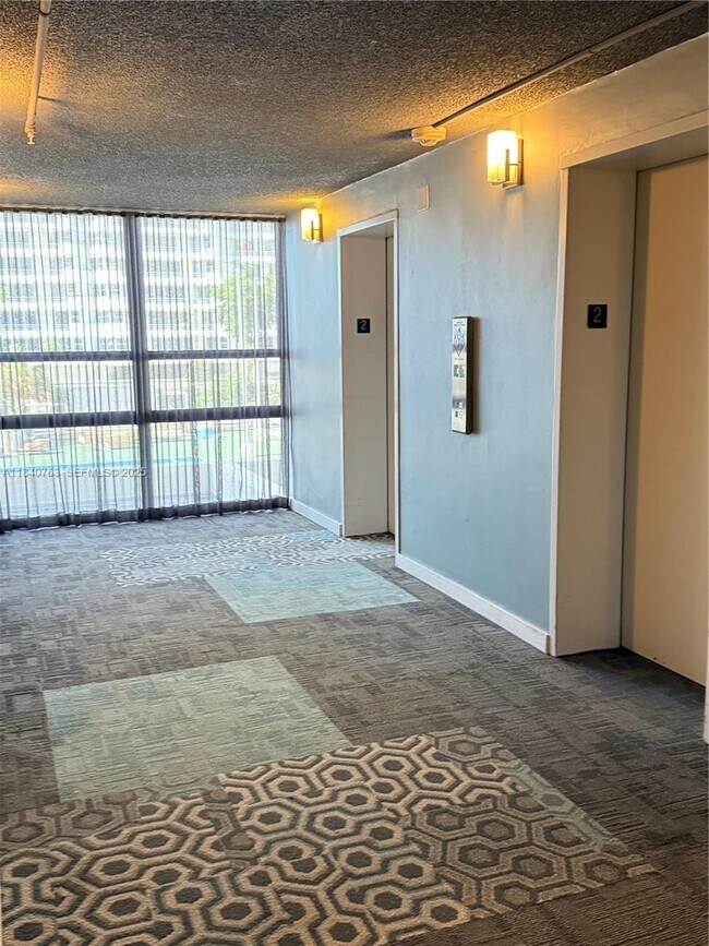 Building Photo - 600 NE 36th St