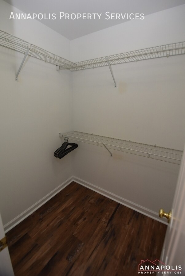 Building Photo - 2128 Colonel Way
