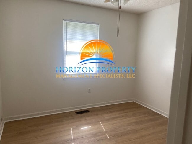 Building Photo - 13150 Dickens Ln