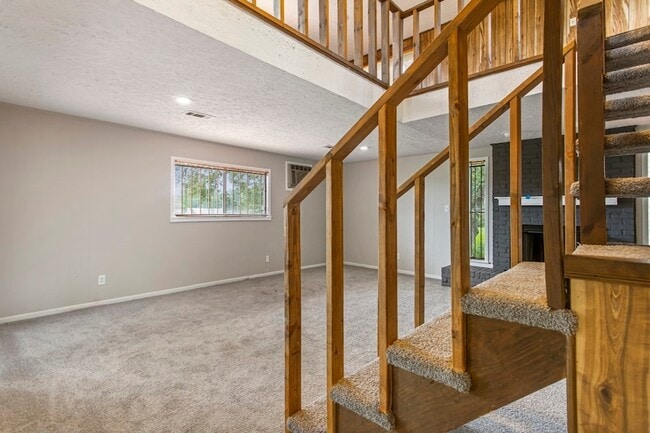 Building Photo - 6602 Indian Lake Dr