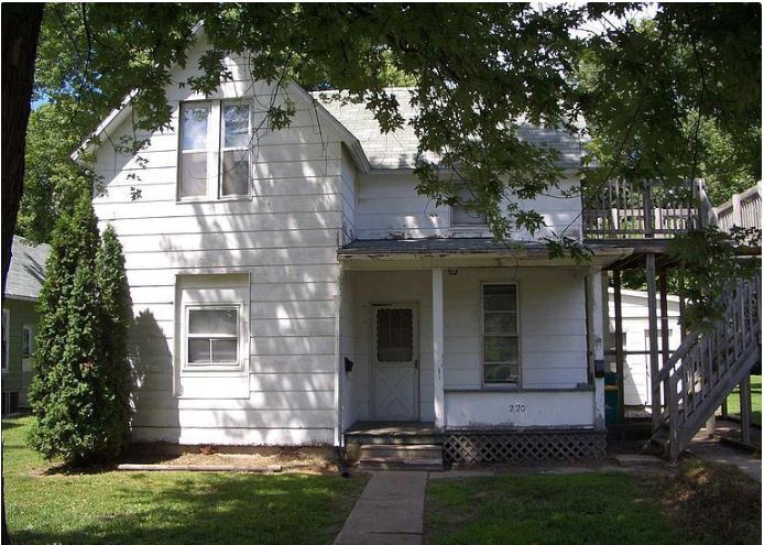 Building Photo - 220 W Pierce St
