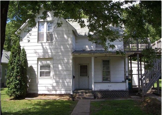 Building Photo - 220 W Pierce St
