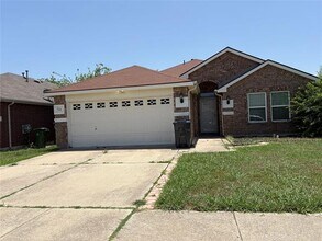 Building Photo - 700 Stonedale Dr