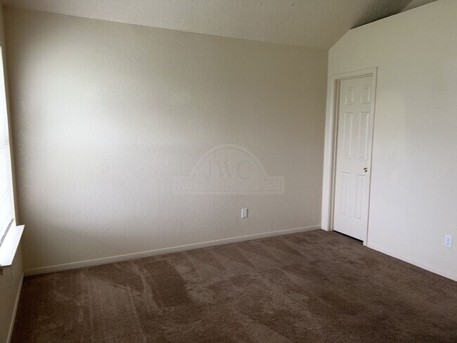 Building Photo - 4004 Riverrock Dr