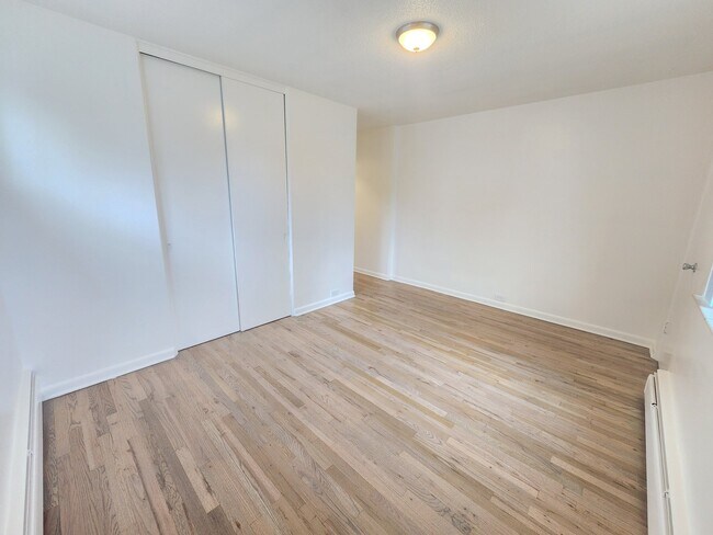 Building Photo - 801 N Dahlia St