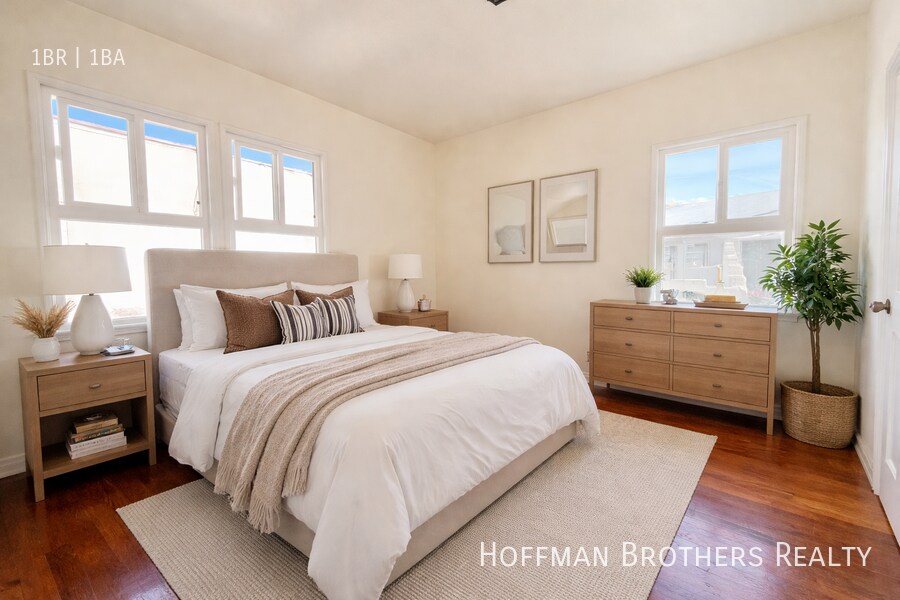 Building Photo - 518 1/2 N Heliotrope Dr